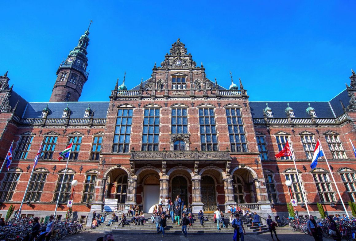 Top Football Universities in England and Netherlands Leverage Edu