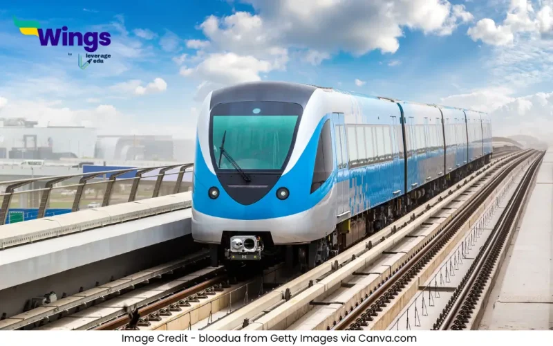 Essay on Metro Train in Hindi