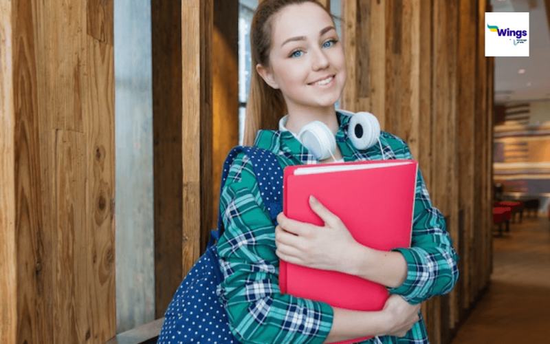 5 Scholarship for Woman to Study Abroad