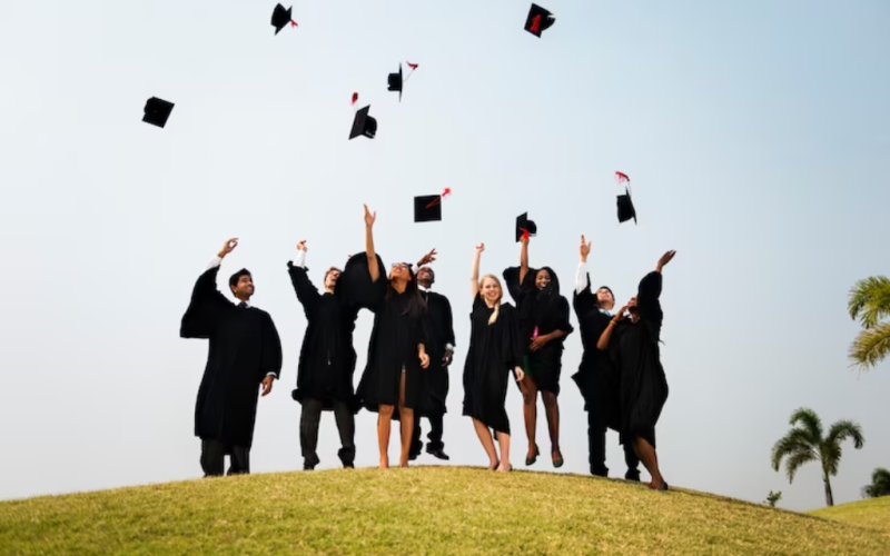 Study Abroad: 5 Scholarships to Study in Europe