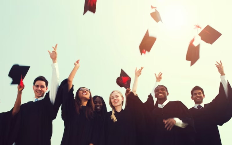 Study in UK: DMU International Scholarship 2023 Available to UG students